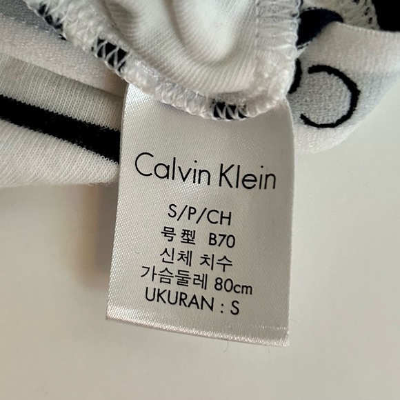 Calvin Klein gray and white  star pullover bra - Picture 5 of 5